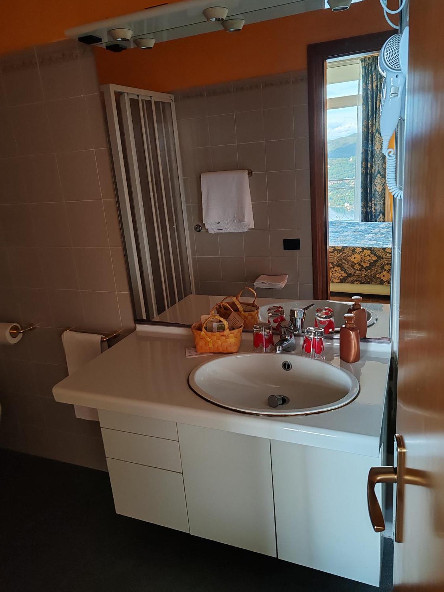 Hotel Panoramico Lago D'Orta (Adults Only) Мадонна-дель-Сассо Экстерьер фото