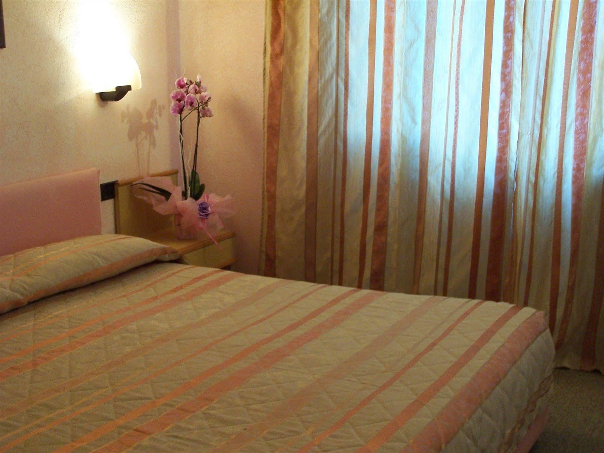 Hotel Panoramico Lago D'Orta (Adults Only) Мадонна-дель-Сассо Экстерьер фото